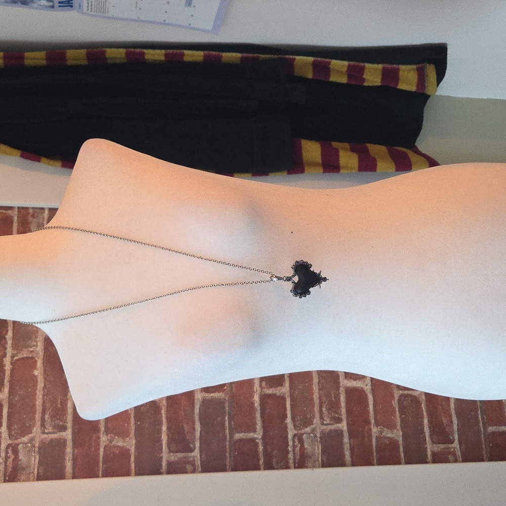 Funk Plus Auroras Heart Rose Necklace - Picture 3 of 6